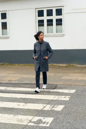 Kaffe Long Quilted Jacket || Black